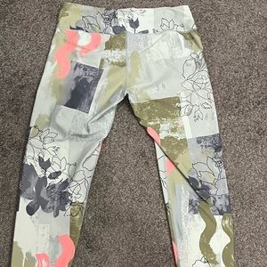 Calvin Klein capri yoga pants